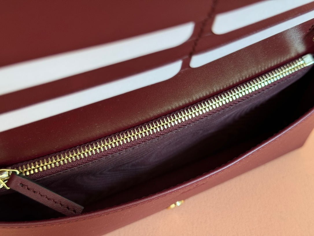GUCCI Burgundy Horsebit Chain Wallet - Image 8