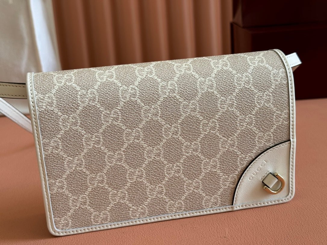 Alternative view of GUCCI EMBLEM WALLET  MONOGRAM 20 IN BEIGE AND WHITE SMOOTH CALFSKIN