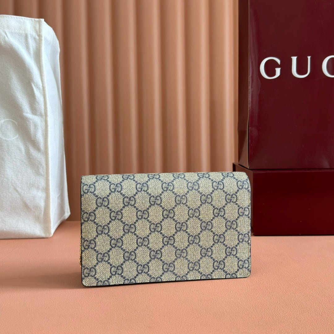 Alternative view of GUCCI MARMONT WALLET ON CHAIN 20 BLUE PVC AND BEIGE IN CALFSKIN