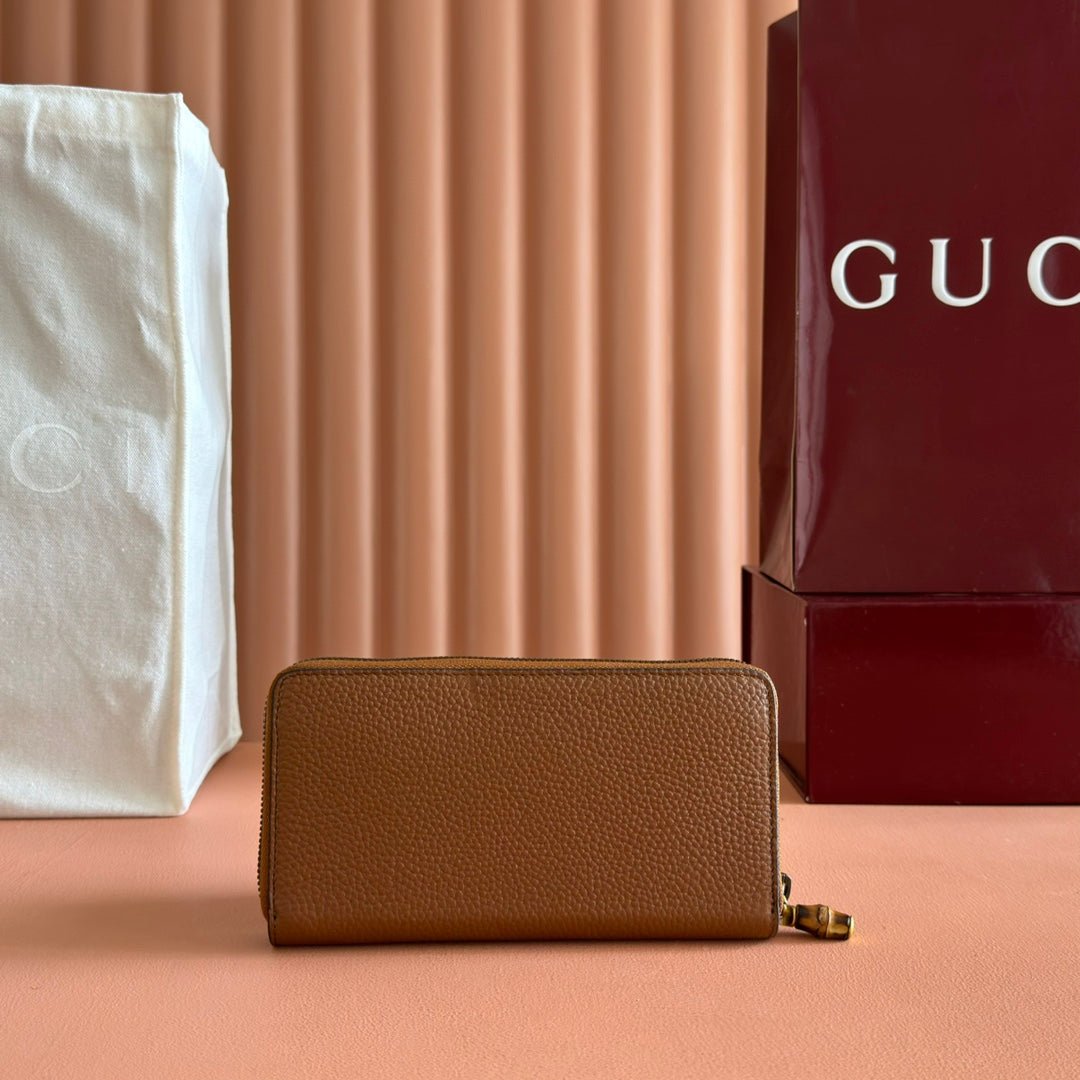 GUCCI Brown GG Zip Wallet - Image 6