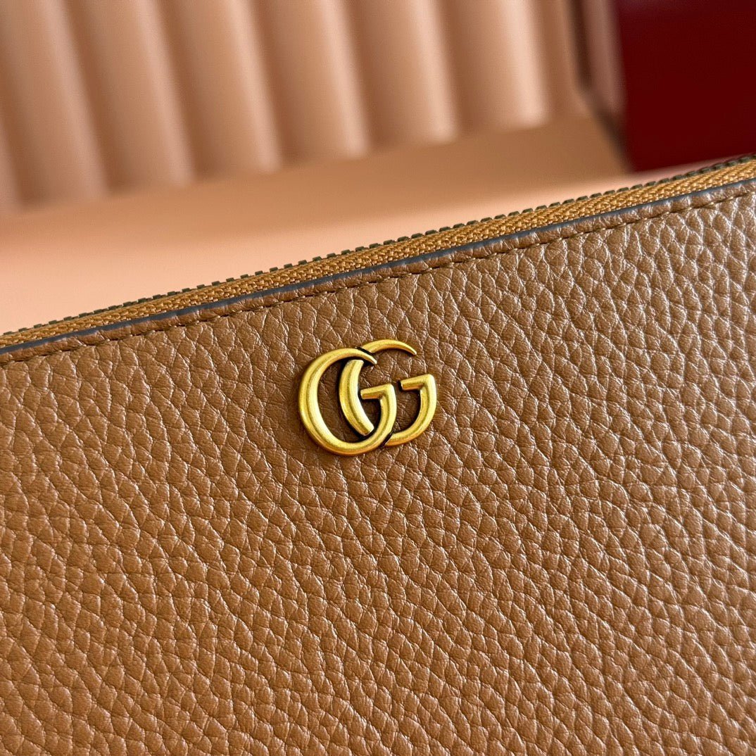 GUCCI Brown GG Zip Wallet - Image 4