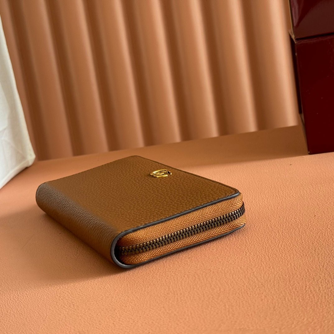 GUCCI Brown GG Zip Wallet - Image 7