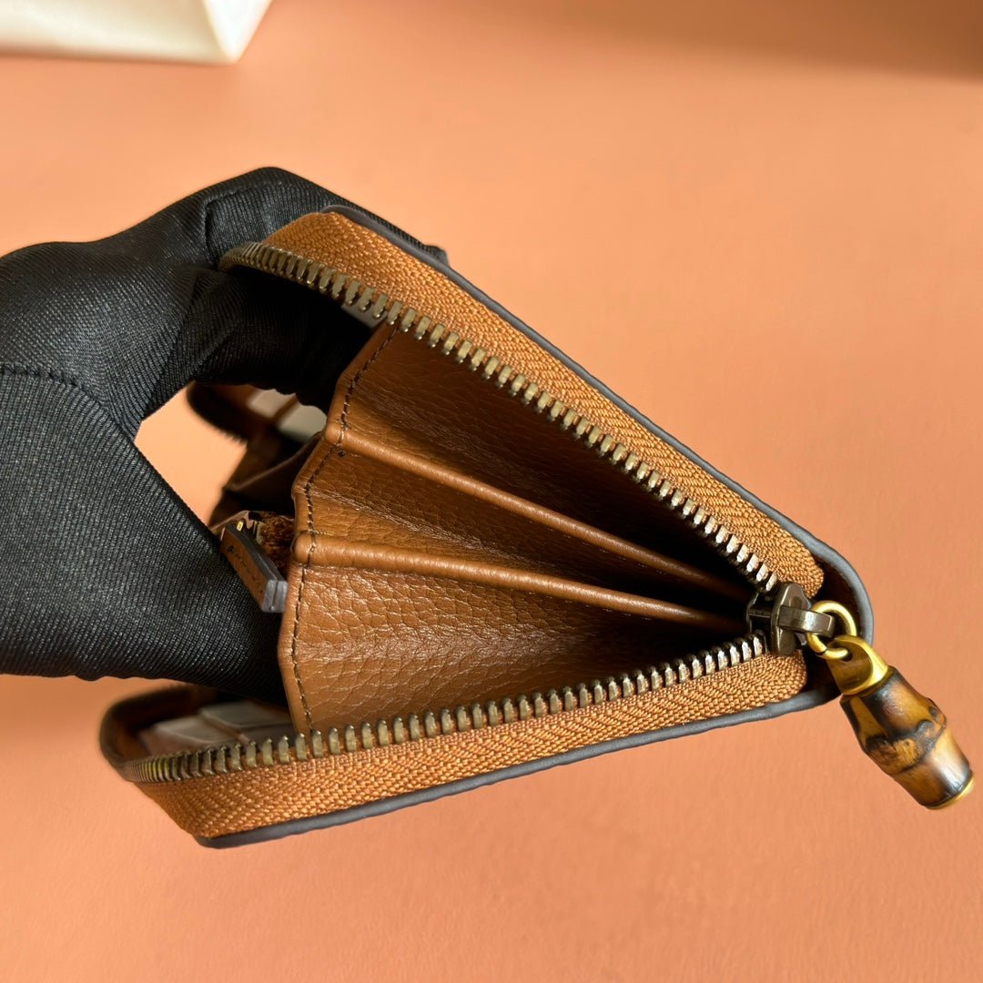 GUCCI Brown GG Zip Wallet - Image 5