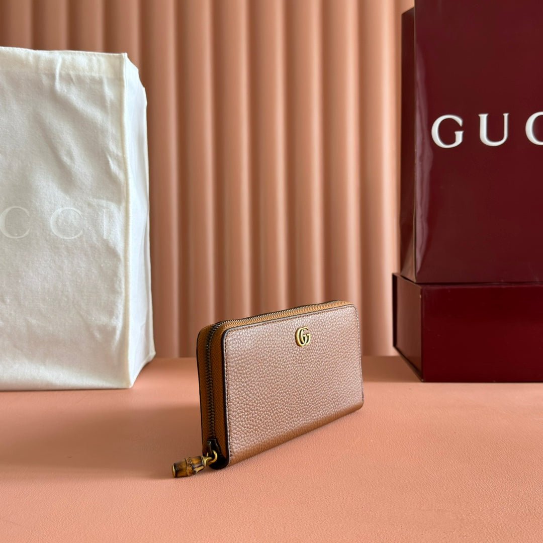 GUCCI Brown GG Zip Wallet - Image 9