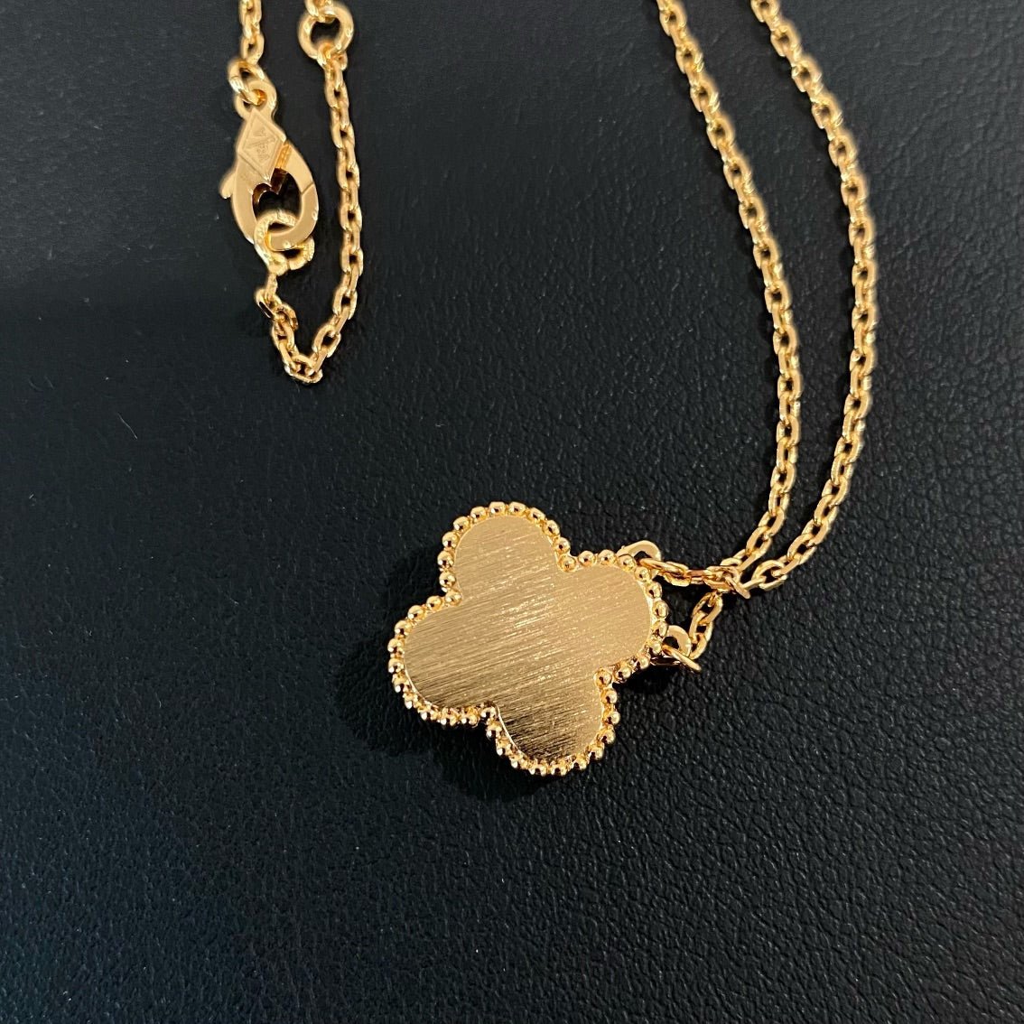 VCA Clover Limited Pink Mop Gold Necklace - Image 3