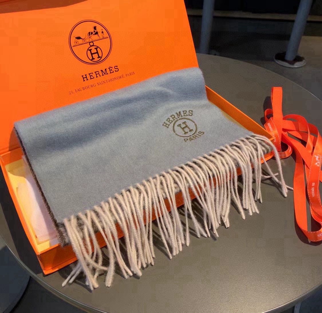 Hermès Check Cashmere Scarf - Image 5