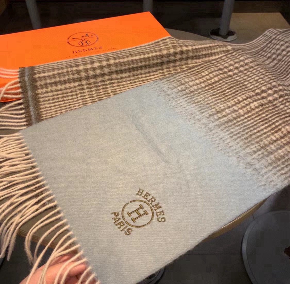 Hermès Check Cashmere Scarf - Image 4