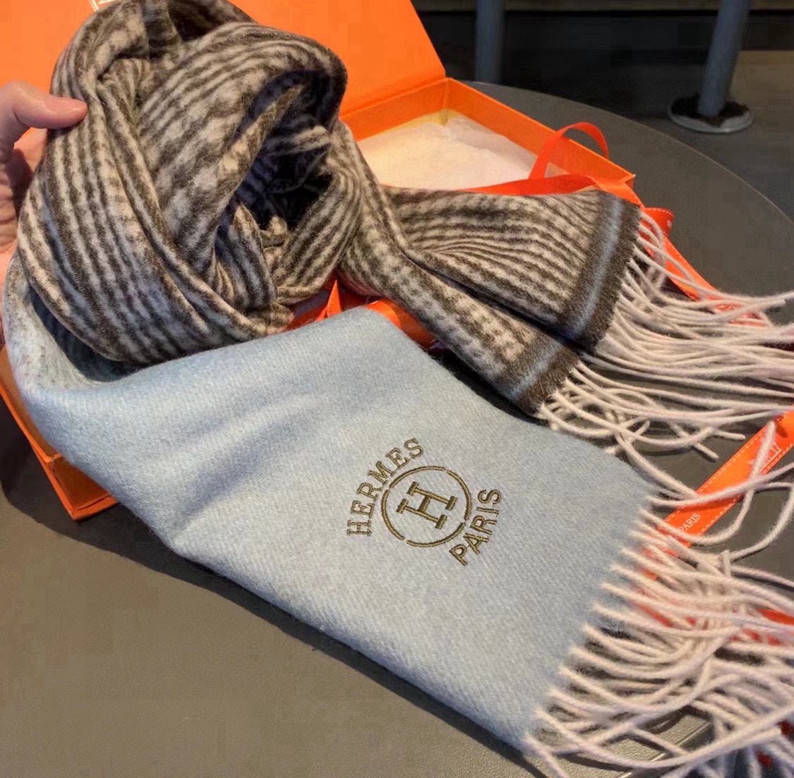 Hermès Check Cashmere Scarf - Image 3