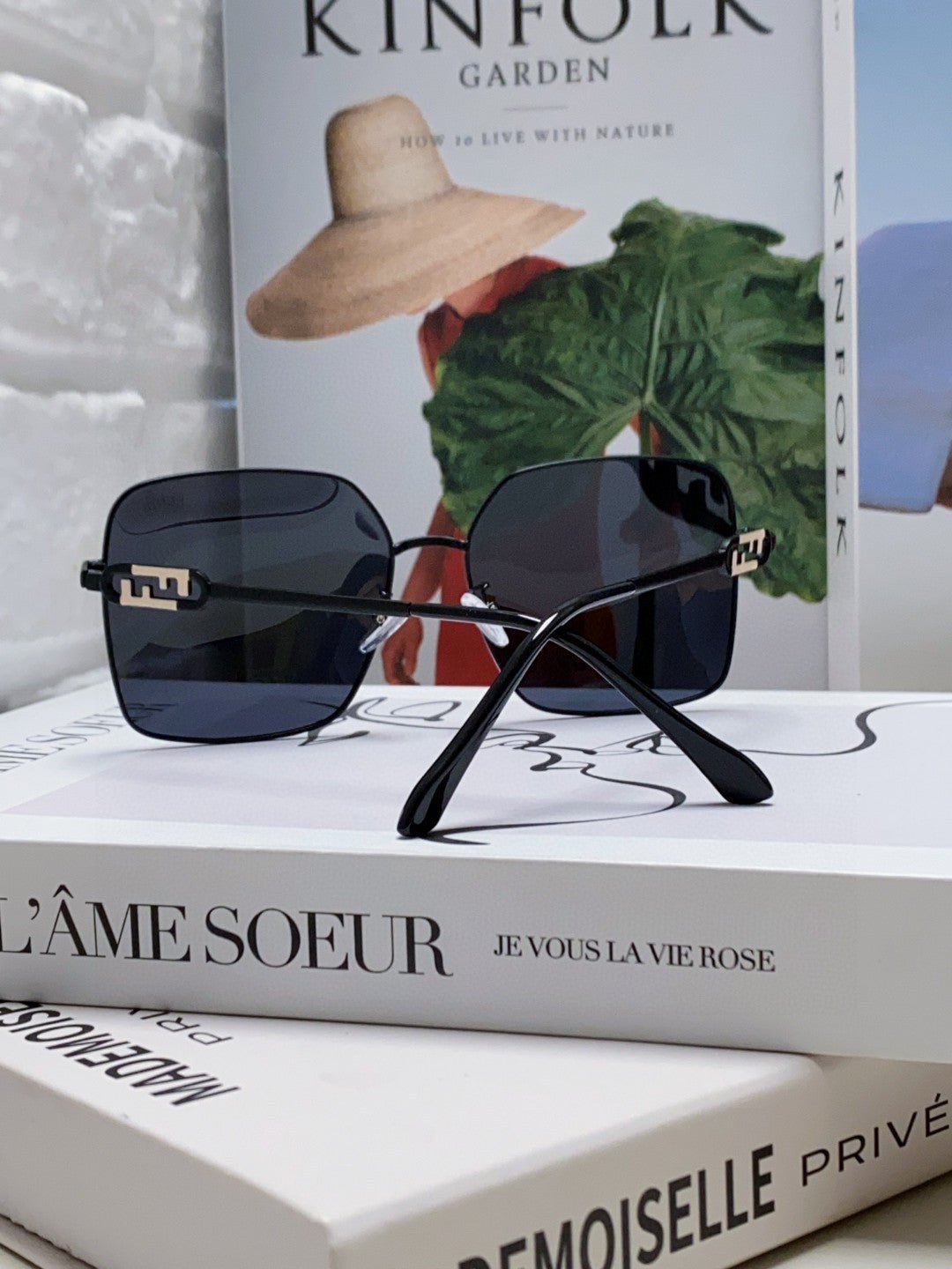 FENDI Large Frame Metal Bridge Sunglasses - Image 4