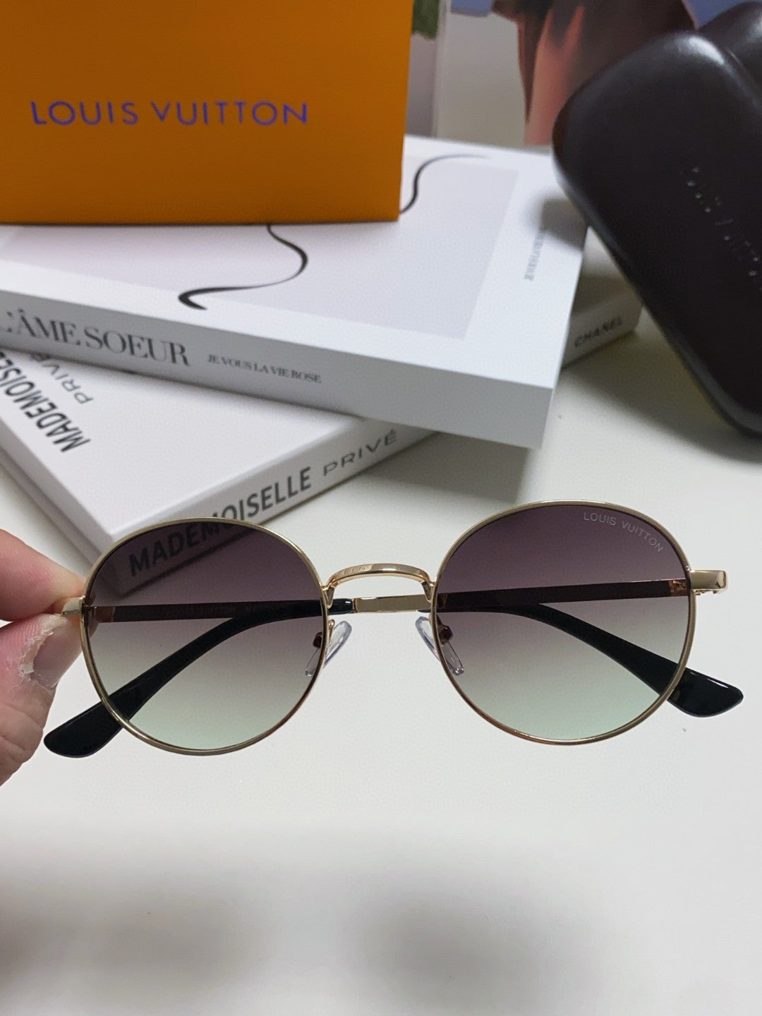 LV Gold Gradient Round Sunglasses - Image 4