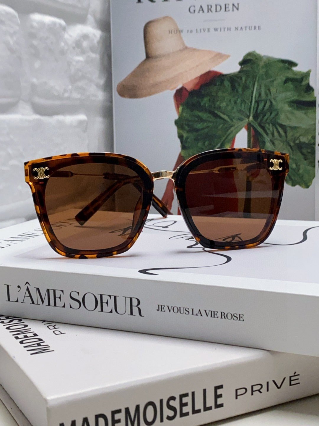 Alternative view of TRIOMPHE SUNGLASSES 548590 IN HAVANA ACETATE
