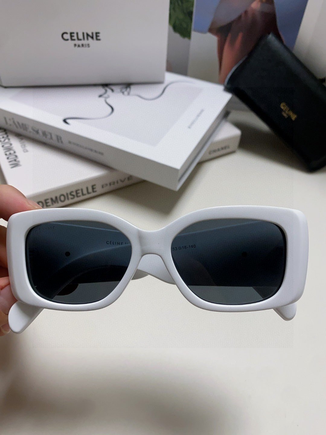 Alternative view of TRIOMPHE SUNGLASSES 548599 IN WHITE ACETATE