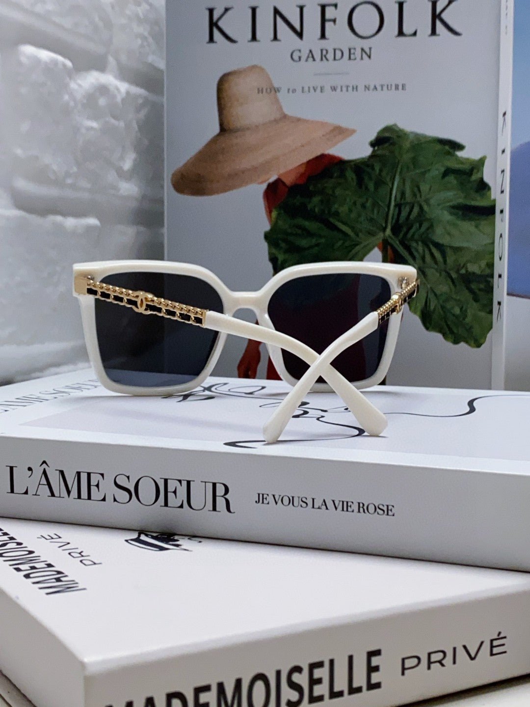 CHANEL SQUARE SUNGLASSES 632885 IN WHITE ACETATE - Image 6
