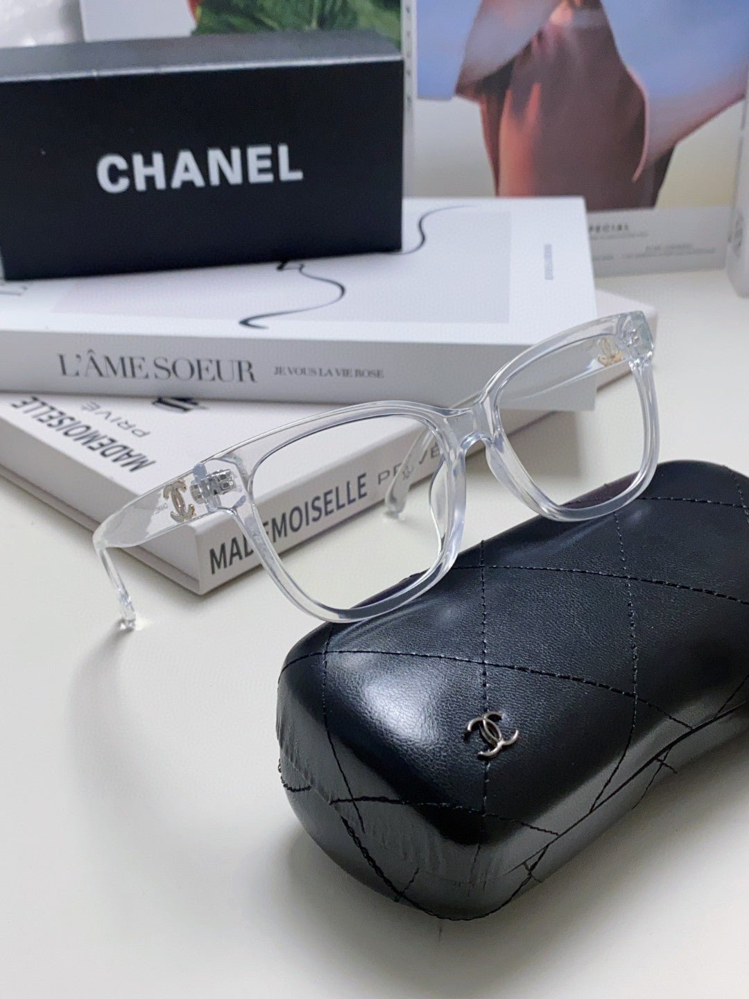 CHANEL SQUARE SUNGLASSES 632887 IN CLEAR ACETATE - Image 3