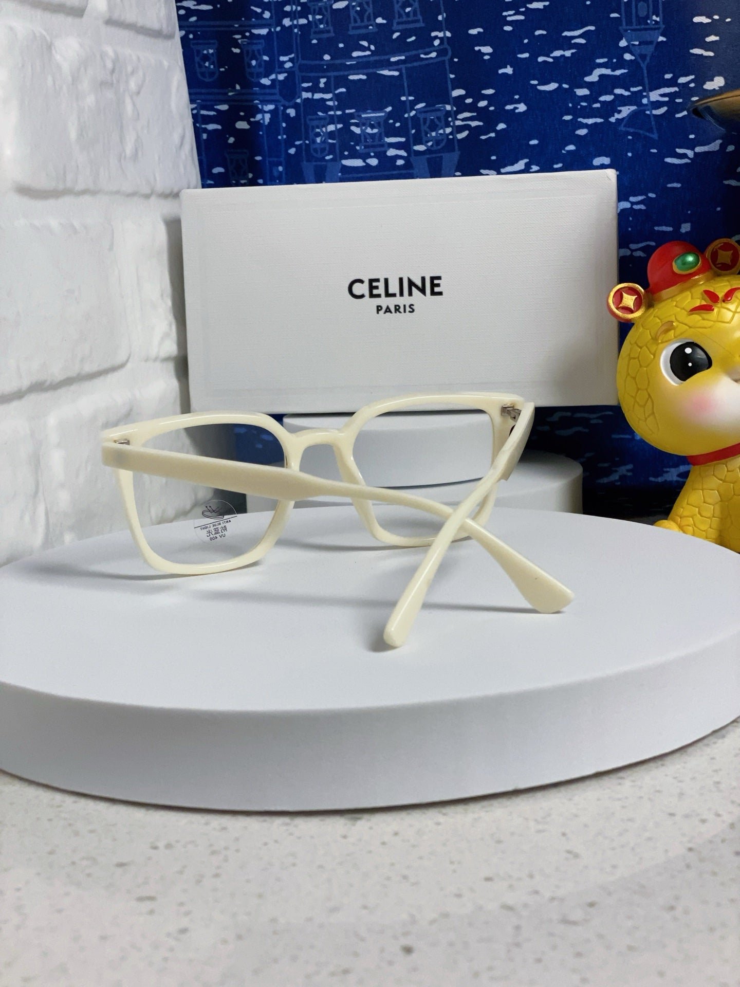 TRIOMPHE SUNGLASSES 563254 IN IVORY ACETATE - Image 8