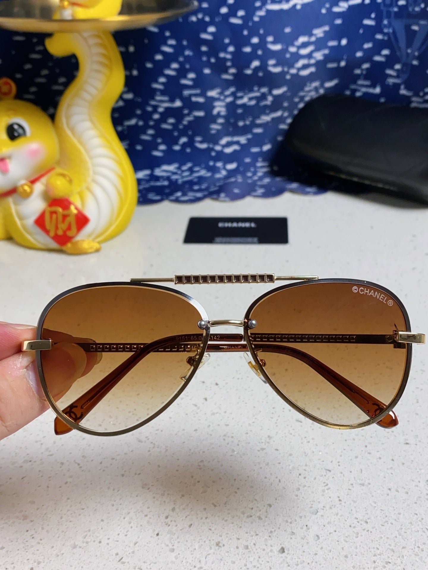 CHANEL CAT EYE SUNGLASSES 641935 IN GOLD METAL BROWN SMOKE LENSES - Image 4