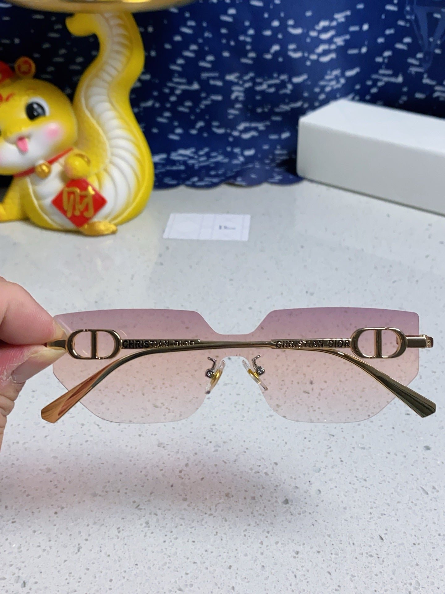Dior Thin Metal Pink Gradient Rimless Sunglasses - Image 4
