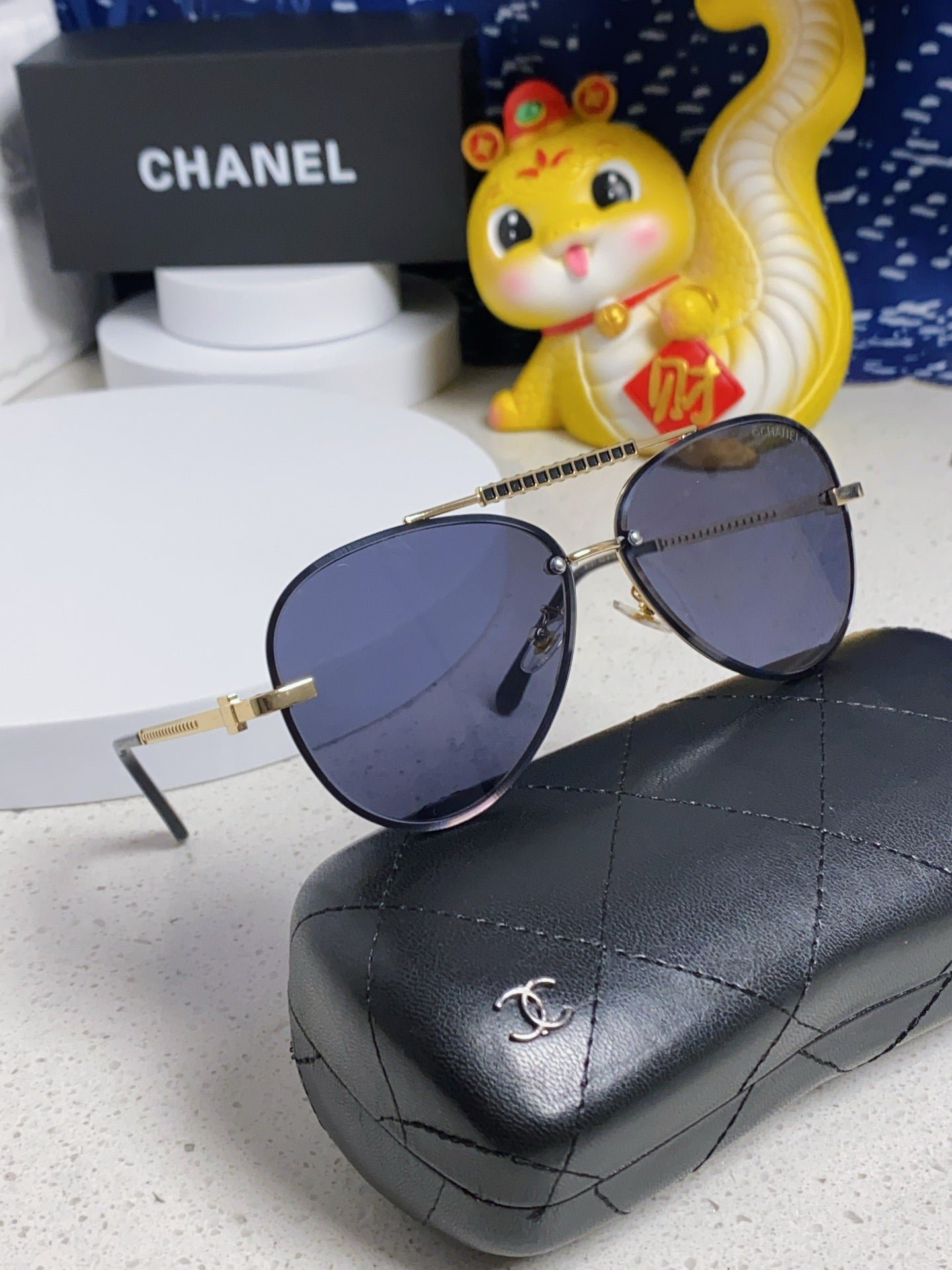 Alternative view of CHANEL CAT EYE SUNGLASSES 641936 IN GOLD METAL BLACK LENSES