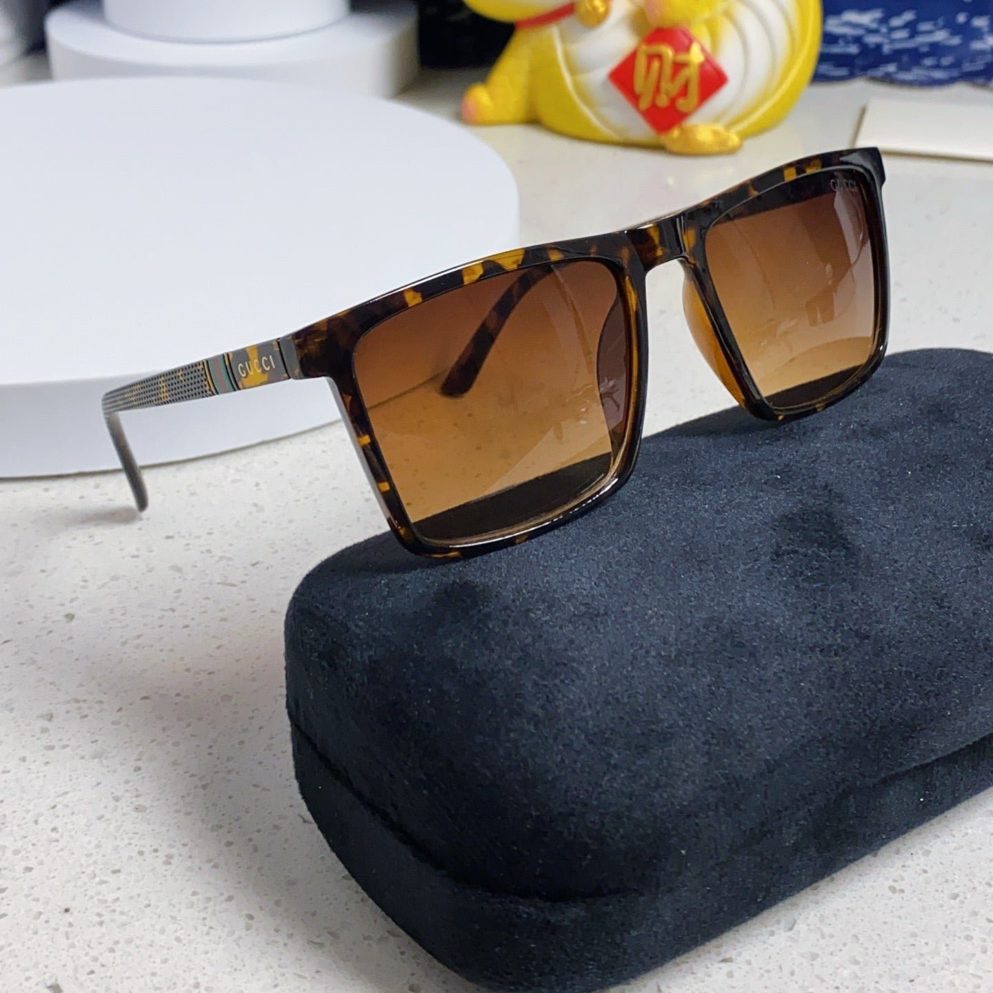 GUCCI Tortoise Gradient Eyewear - Image 5