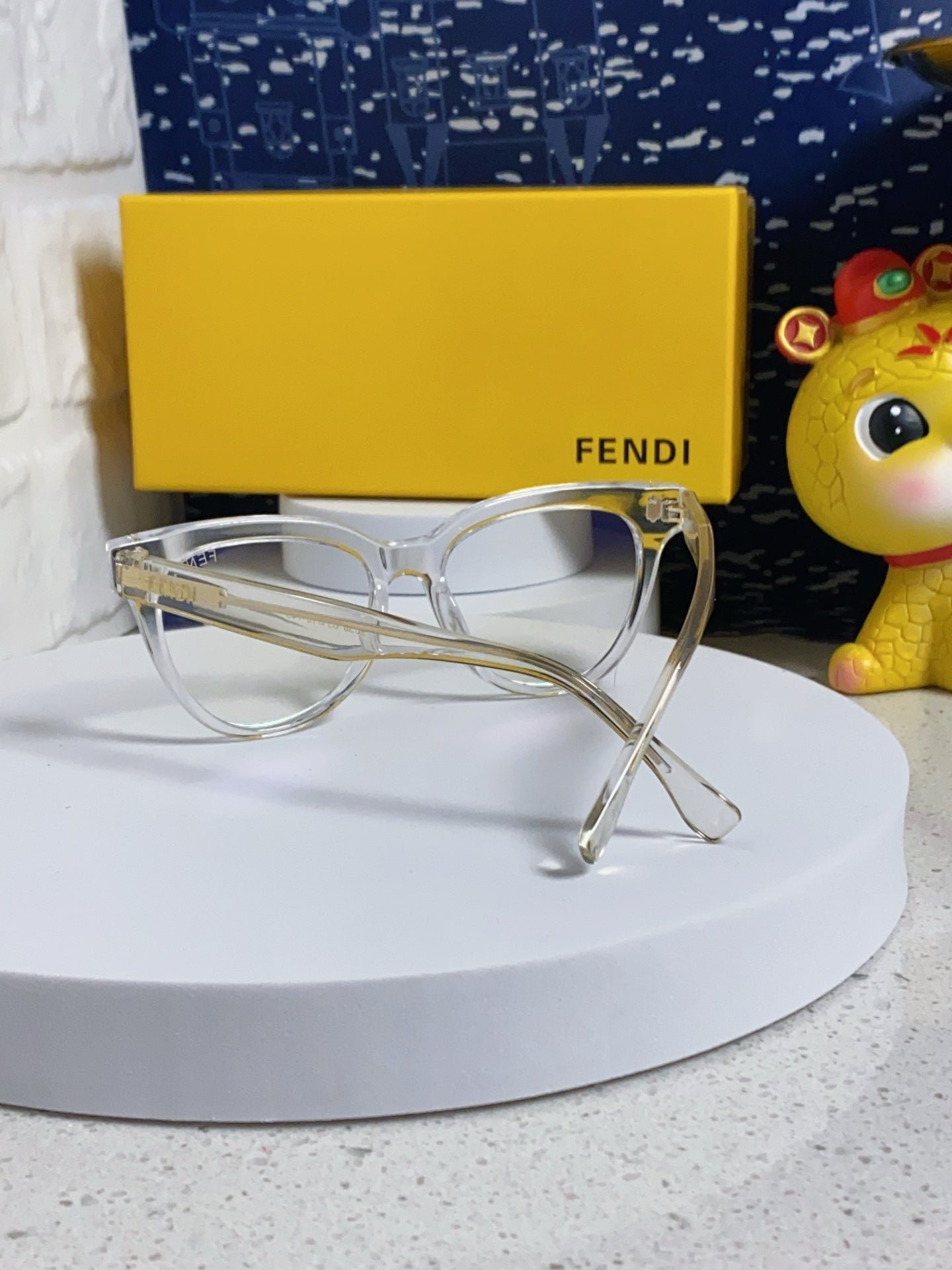 FENDI Acrylic Fiber Cat-Eye Black Frame Optical Glasses - Image 6