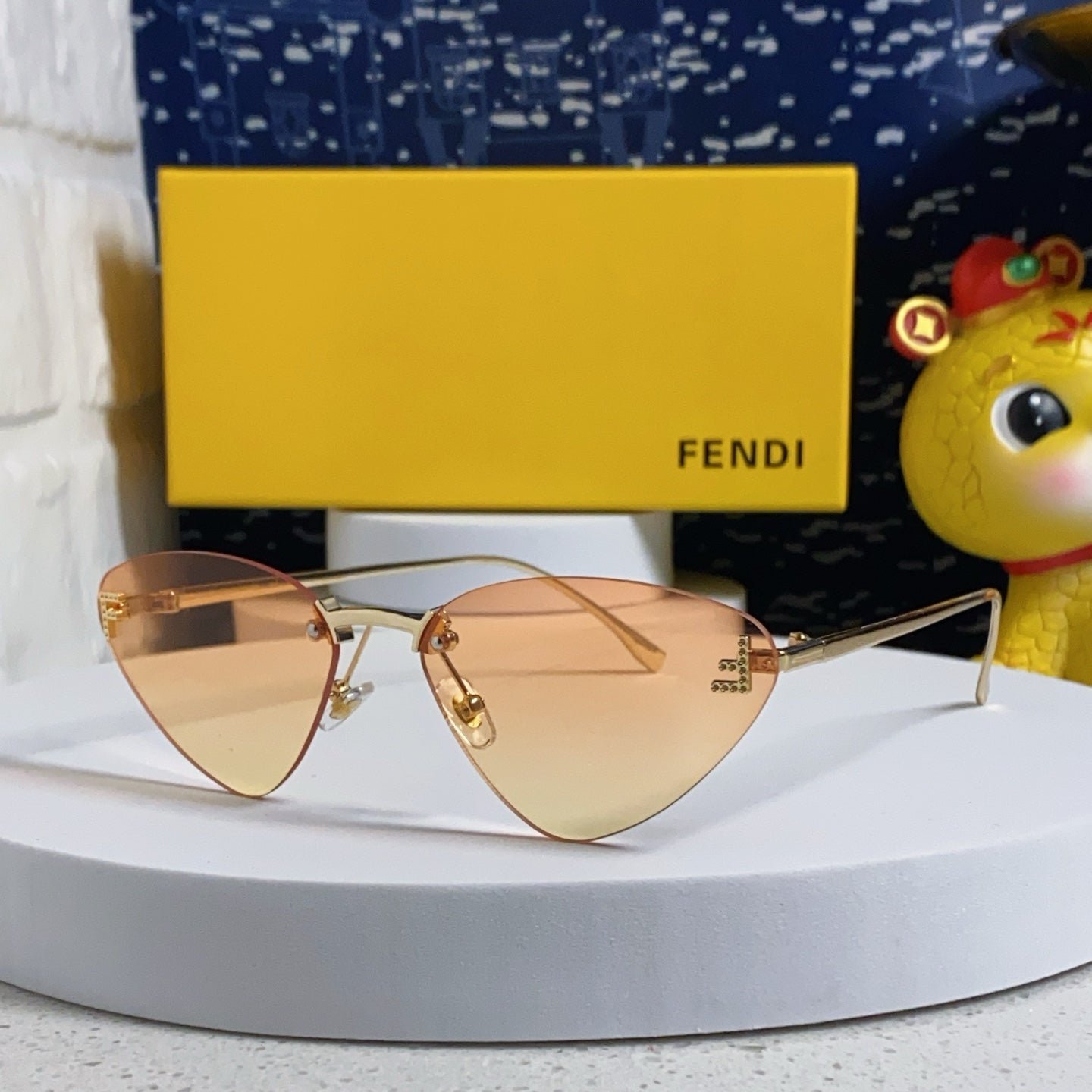 FENDI Frameless Triangular Gradient Sunglasses