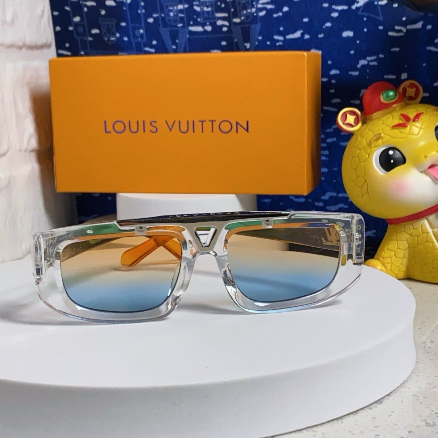 LV Clear Acetate Gradient Square Sunglasses - Image 5