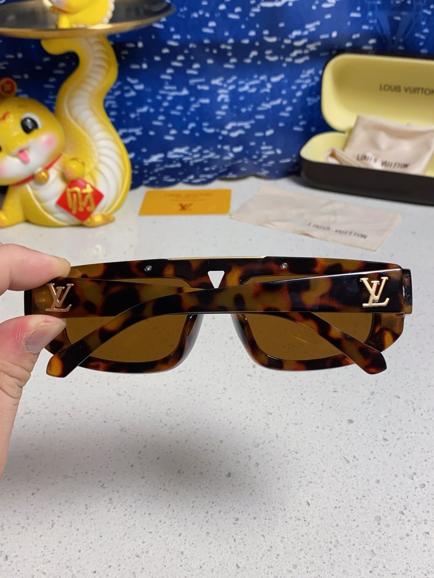 LV Tortoise Acetate Gold V-Brow Sunglasses - Image 4