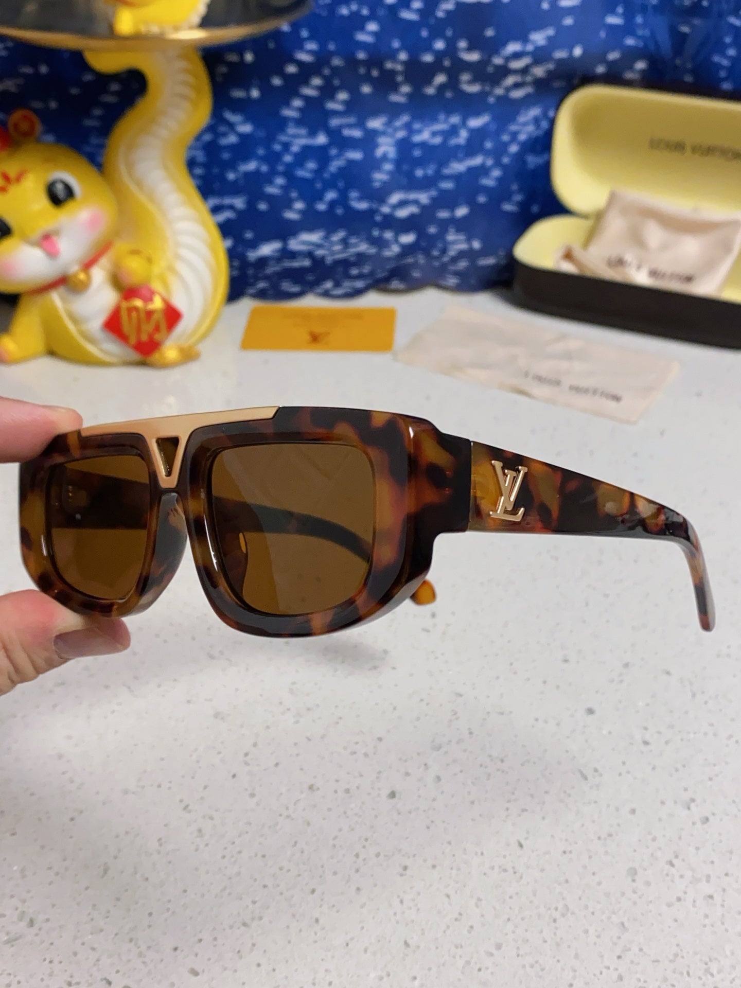LV Tortoise Acetate Gold V-Brow Sunglasses - Image 7
