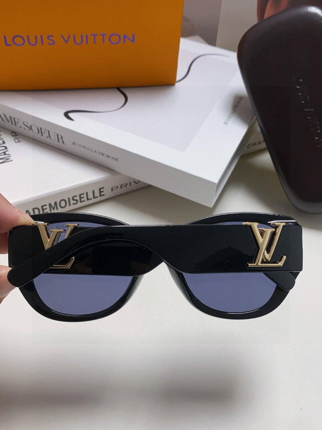 LV Black Acetate Gold LV Logo Square Sunglasses - Image 7