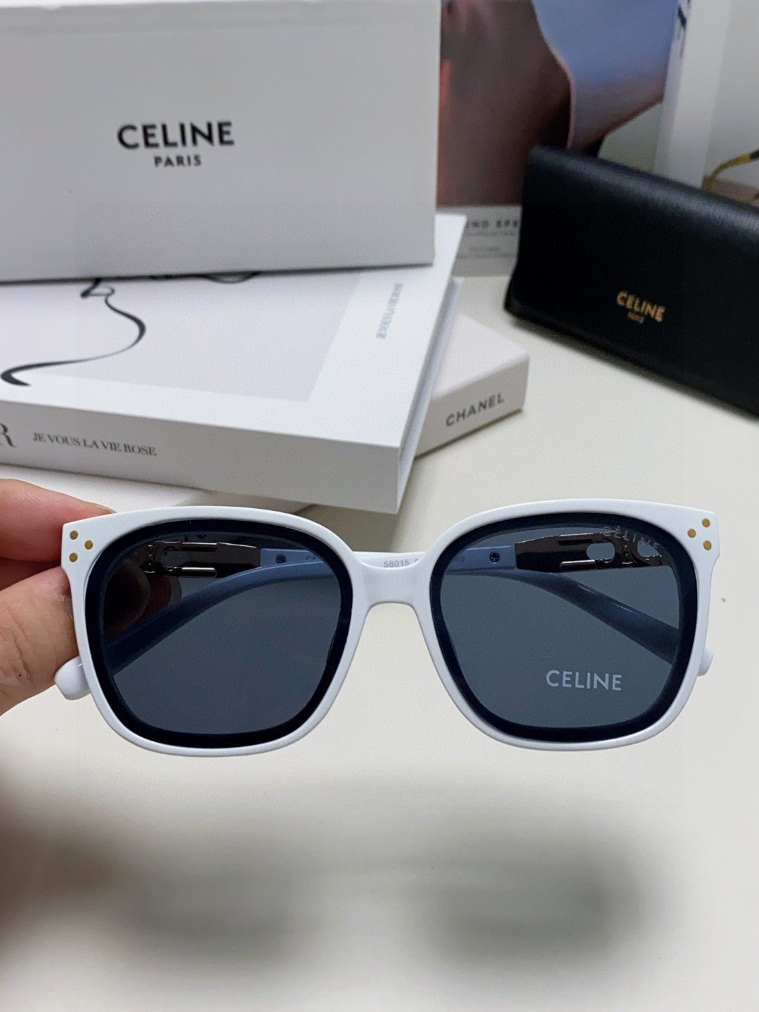 Alternative view of TRIOMPHE SUNGLASSES 573250 IN WHITE ACETATE METAL LOGO