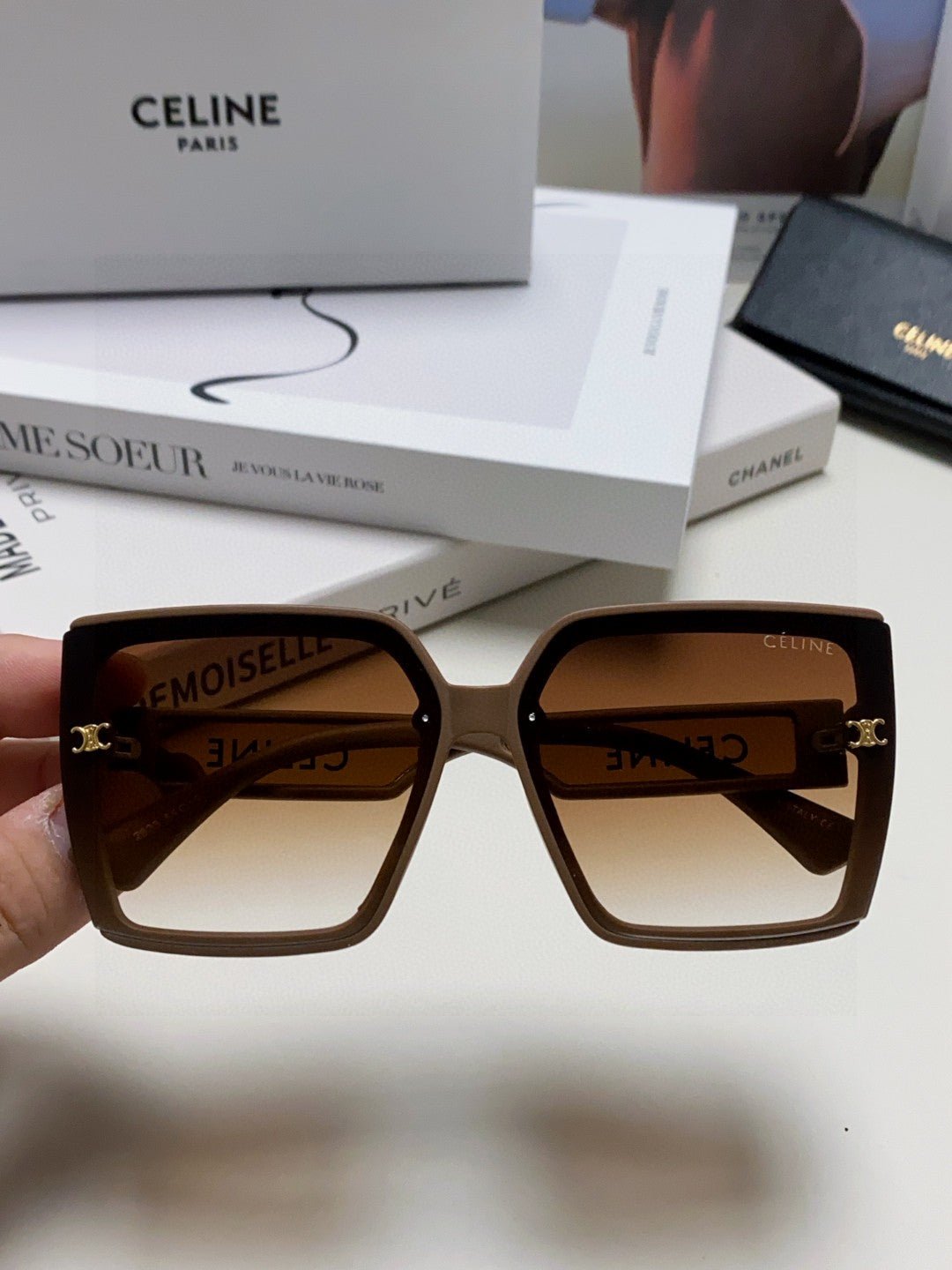 CELINE Khaki Gradient Square Shades - Image 3