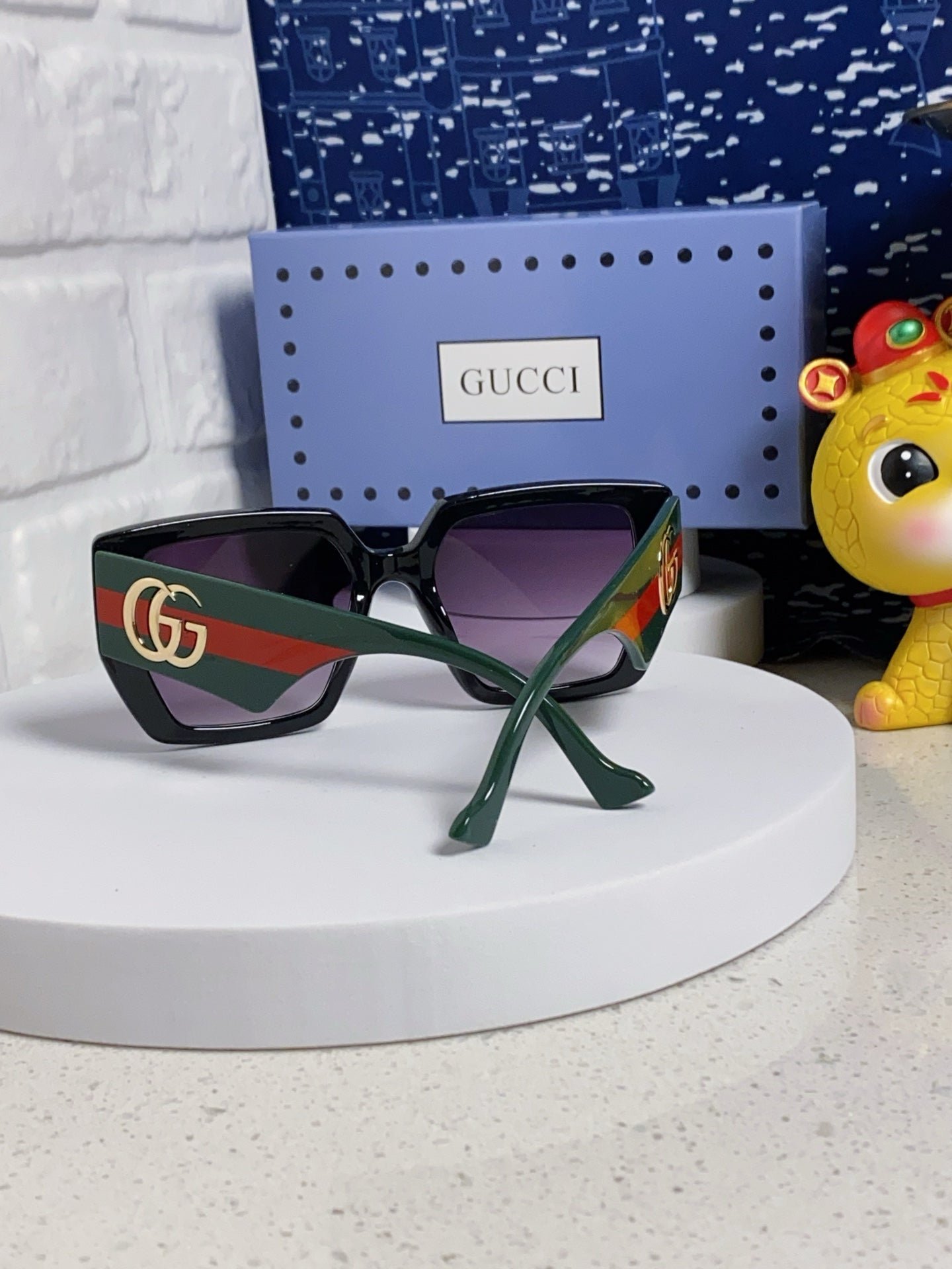 GUCCI Green GG Square Sunglasses - Image 6