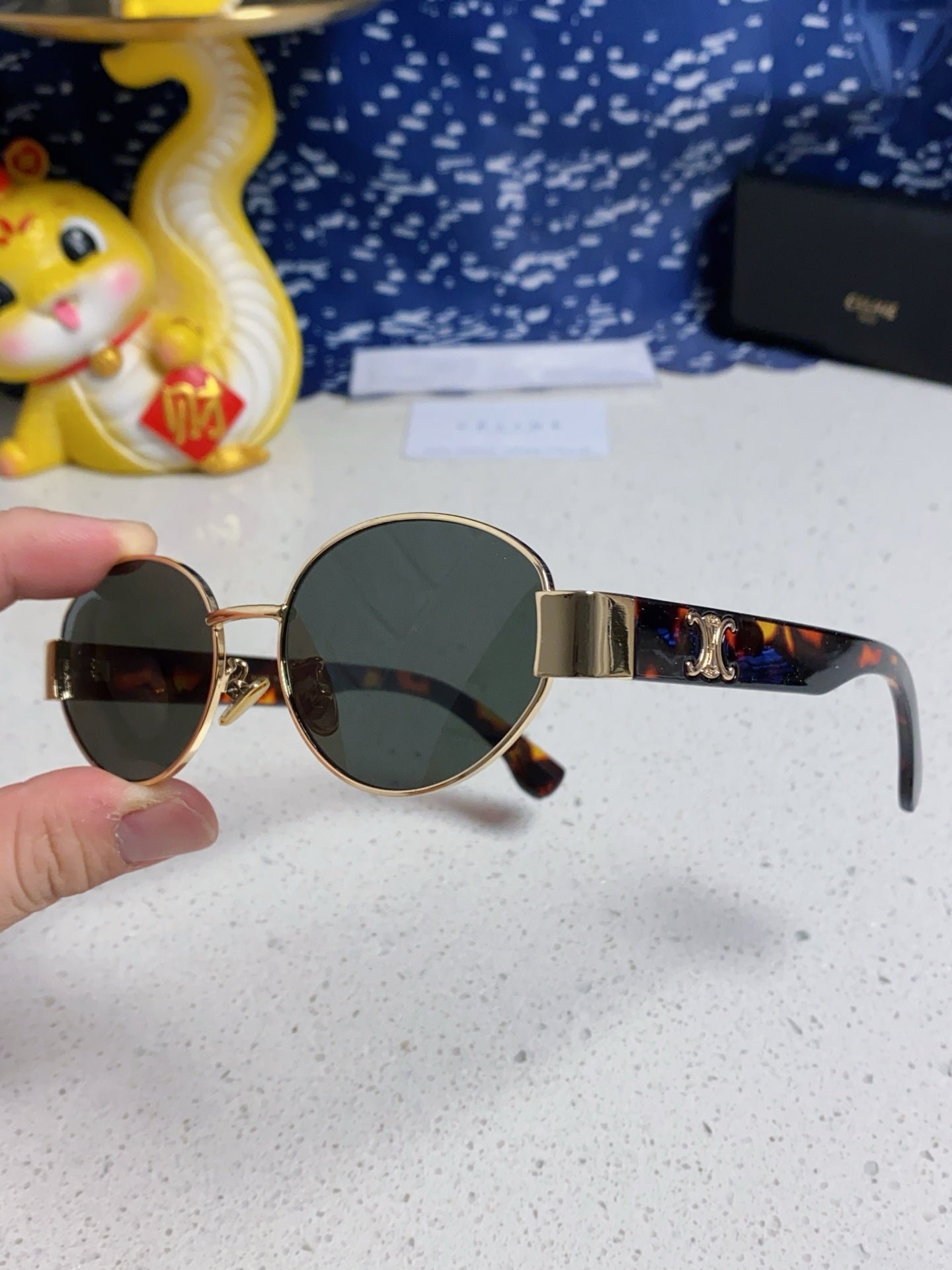 CELINE Gold Tortoise Round Shades - Image 6