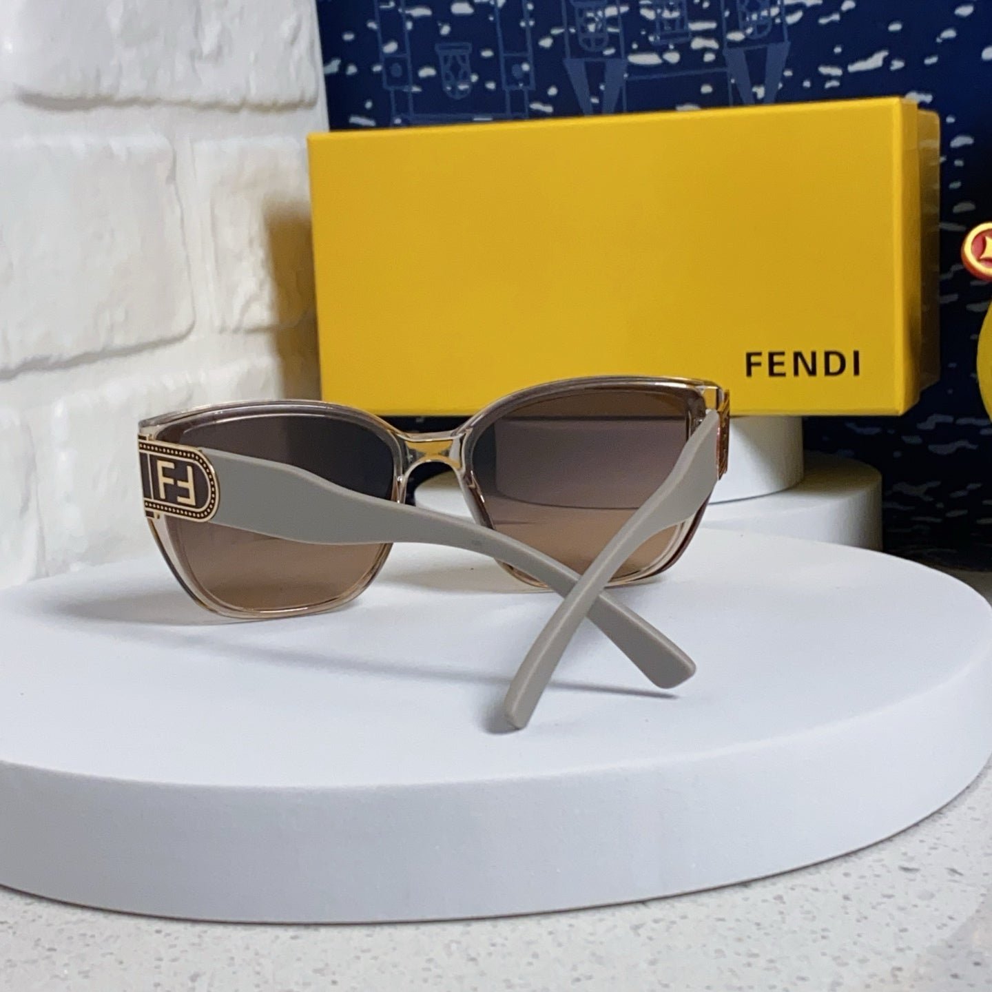 FENDI Large Frame FF Gradient Sunglasses - Image 13