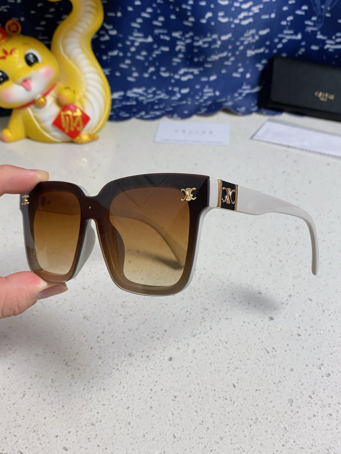 Alternative view of TRIOMPHE SUNGLASSES 548633 IN IVORY ACETATE