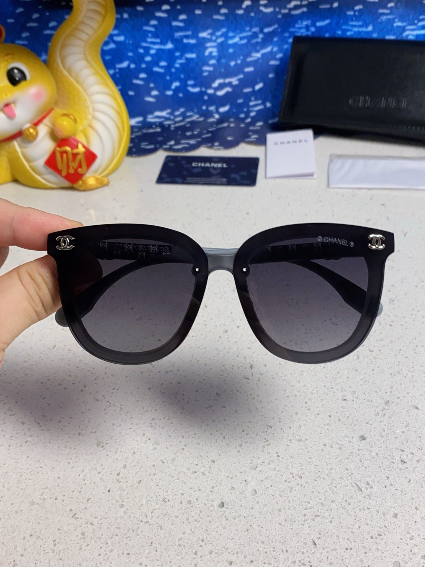 Alternative view of CHANEL BROWNLINE SUNGLASSES 638935 IN GRAY ACETATE