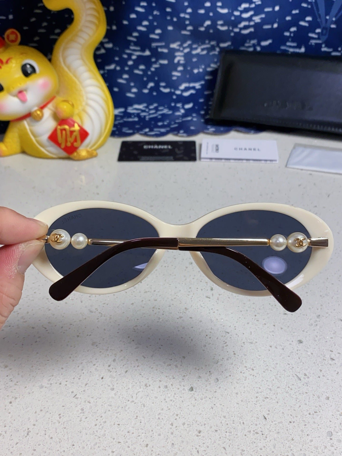 Chanel Two-tone Oval Sunglasses - Image 7
