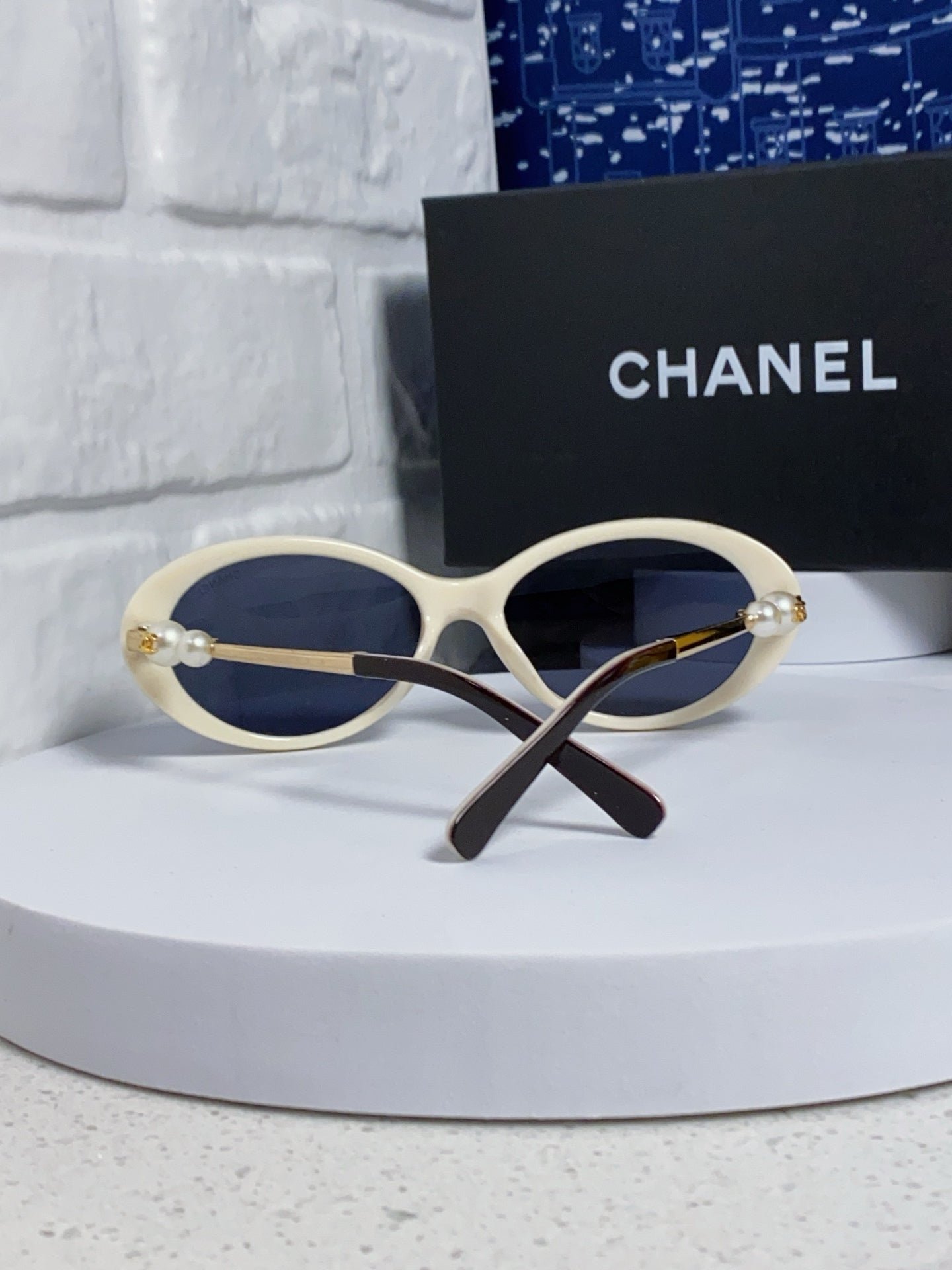 Chanel Two-tone Oval Sunglasses - Image 4