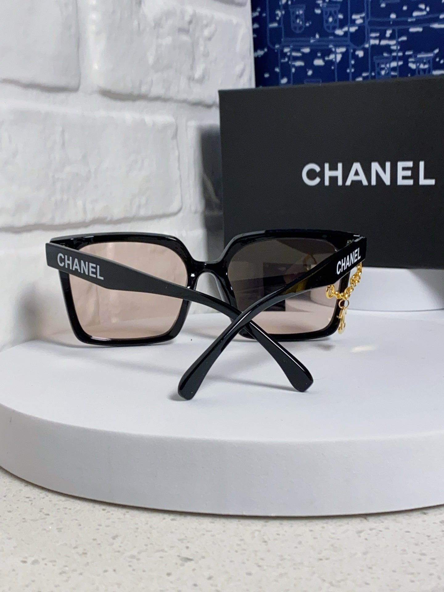 Chanel Chain Square Gradient Shades - Image 7