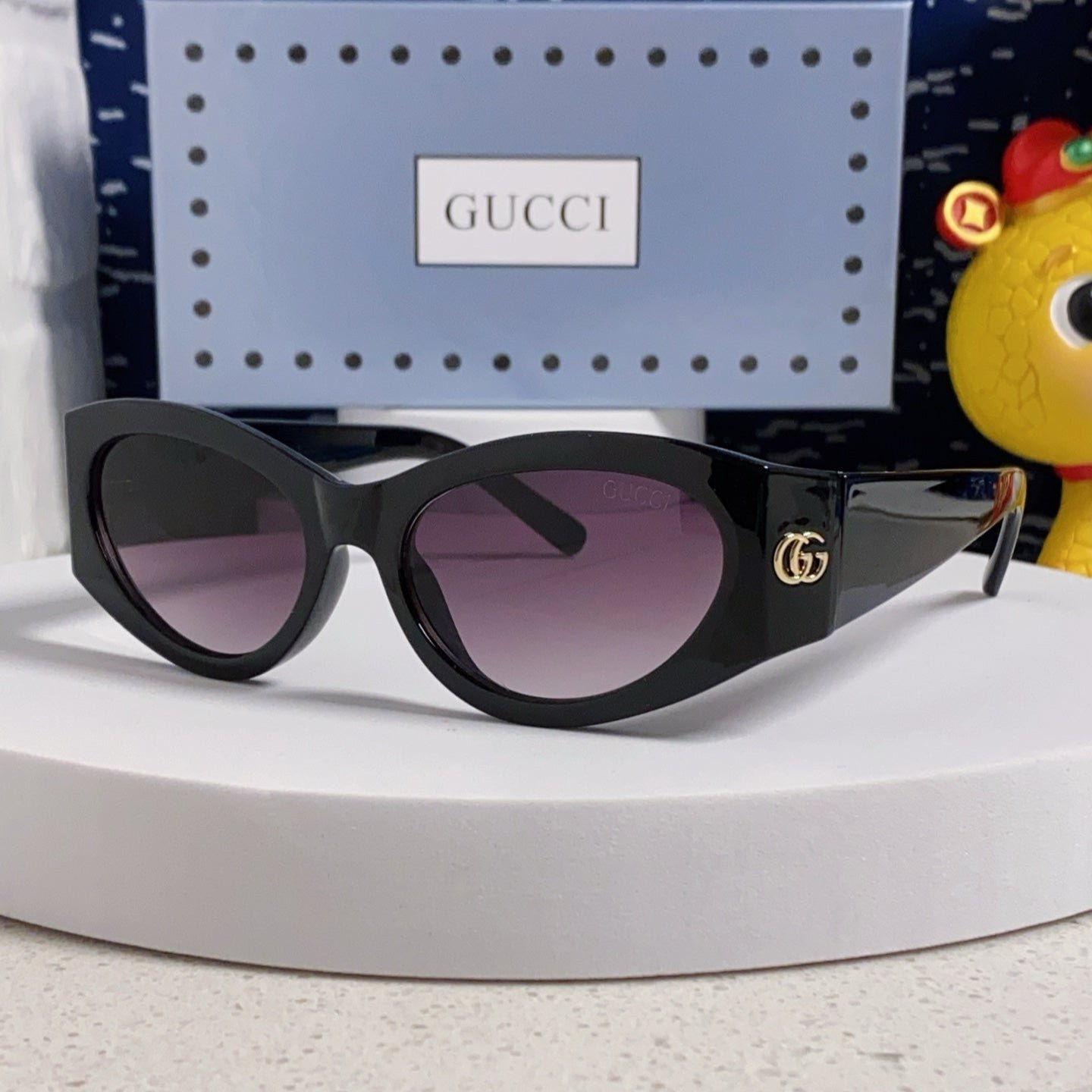 Gucci Blue Acetate Sunglasses - Image 3
