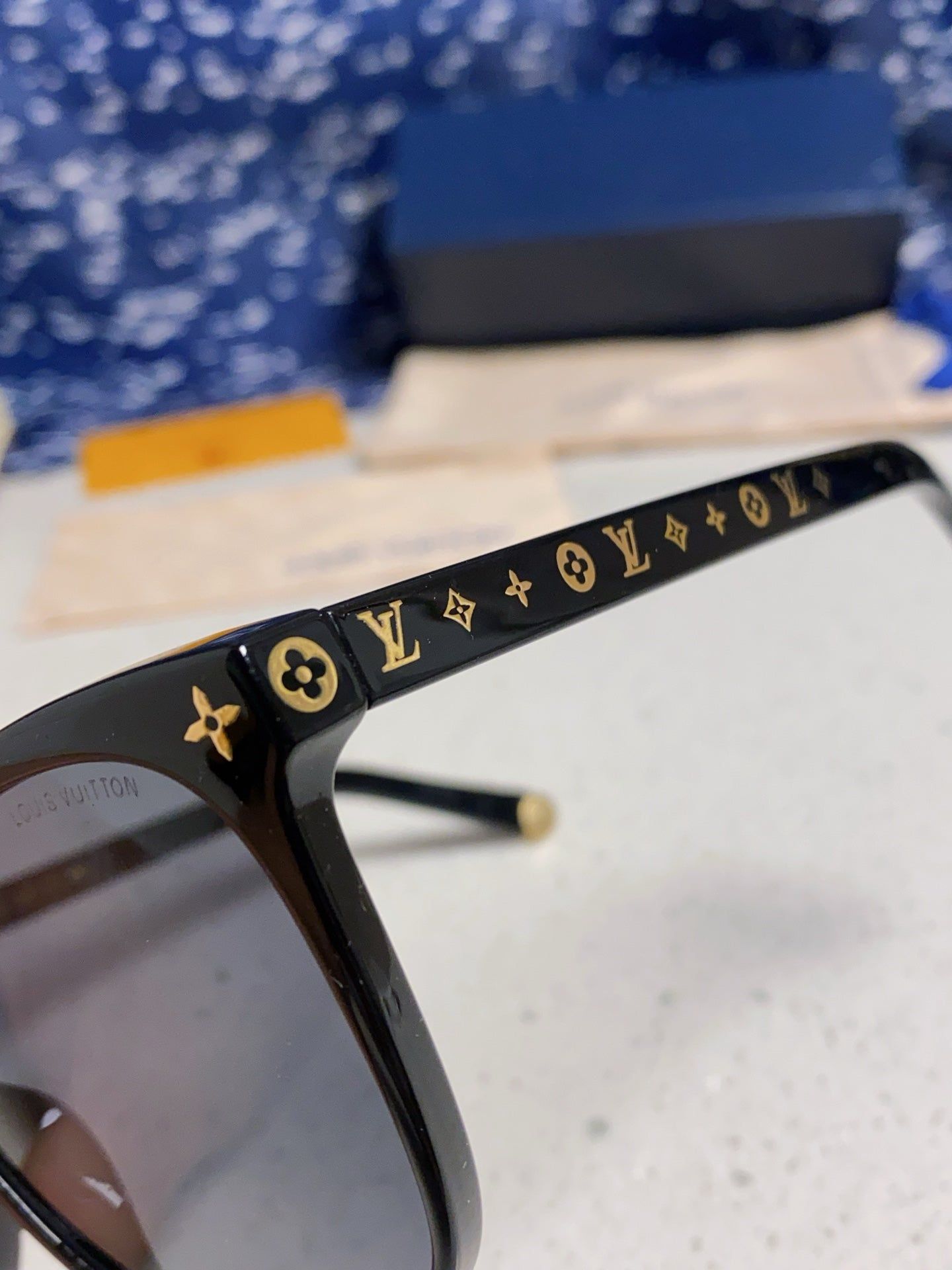 LV Black Acetate Star Detail Round Sunglasses - Image 8
