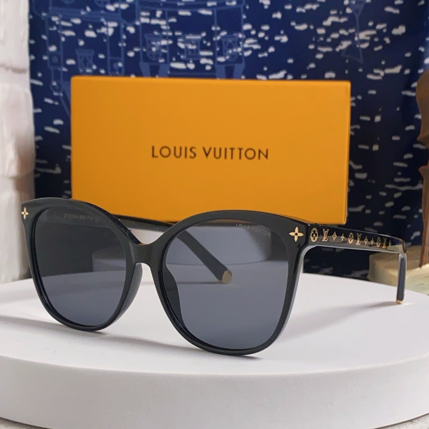 LV Black Acetate Star Detail Round Sunglasses