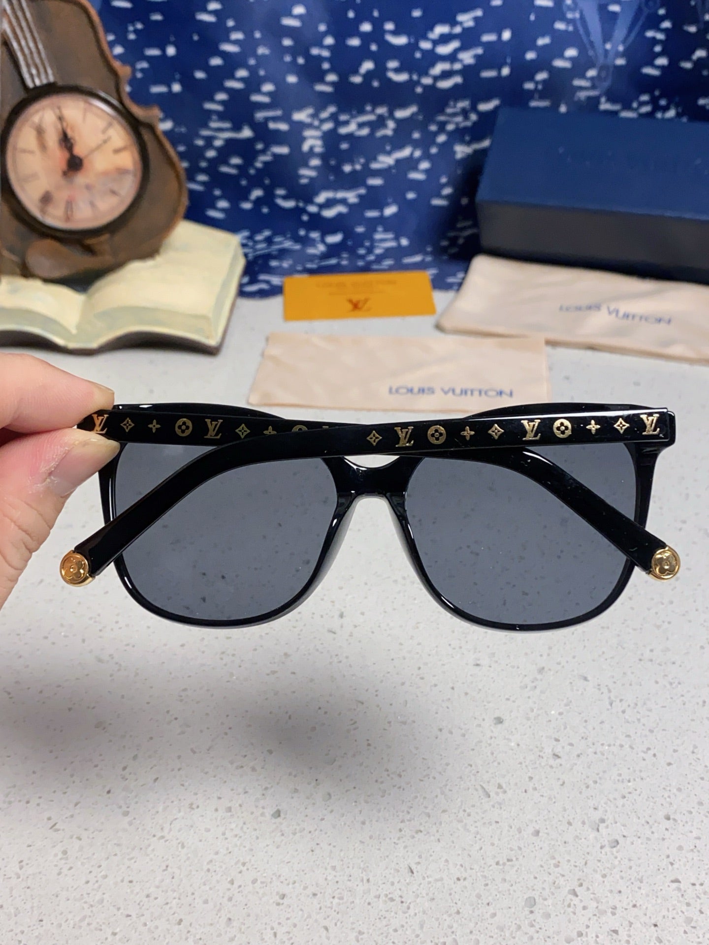LV Black Acetate Star Detail Round Sunglasses - Image 4
