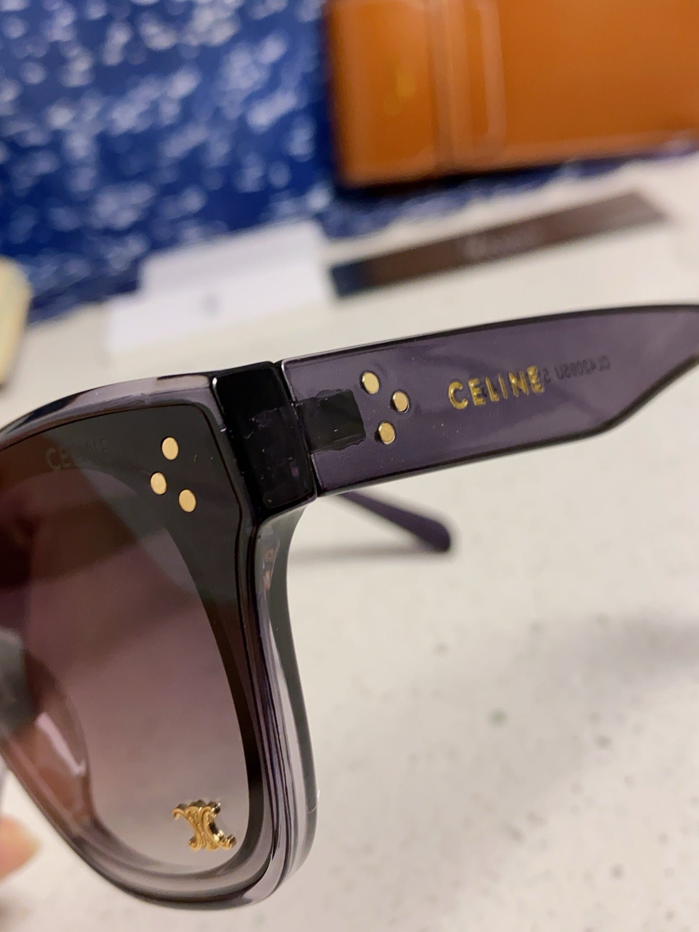 SQUARE SUNGLASS 575843 IN BLACK ACETATE GRADIENT SMOKE LENSES - Image 8