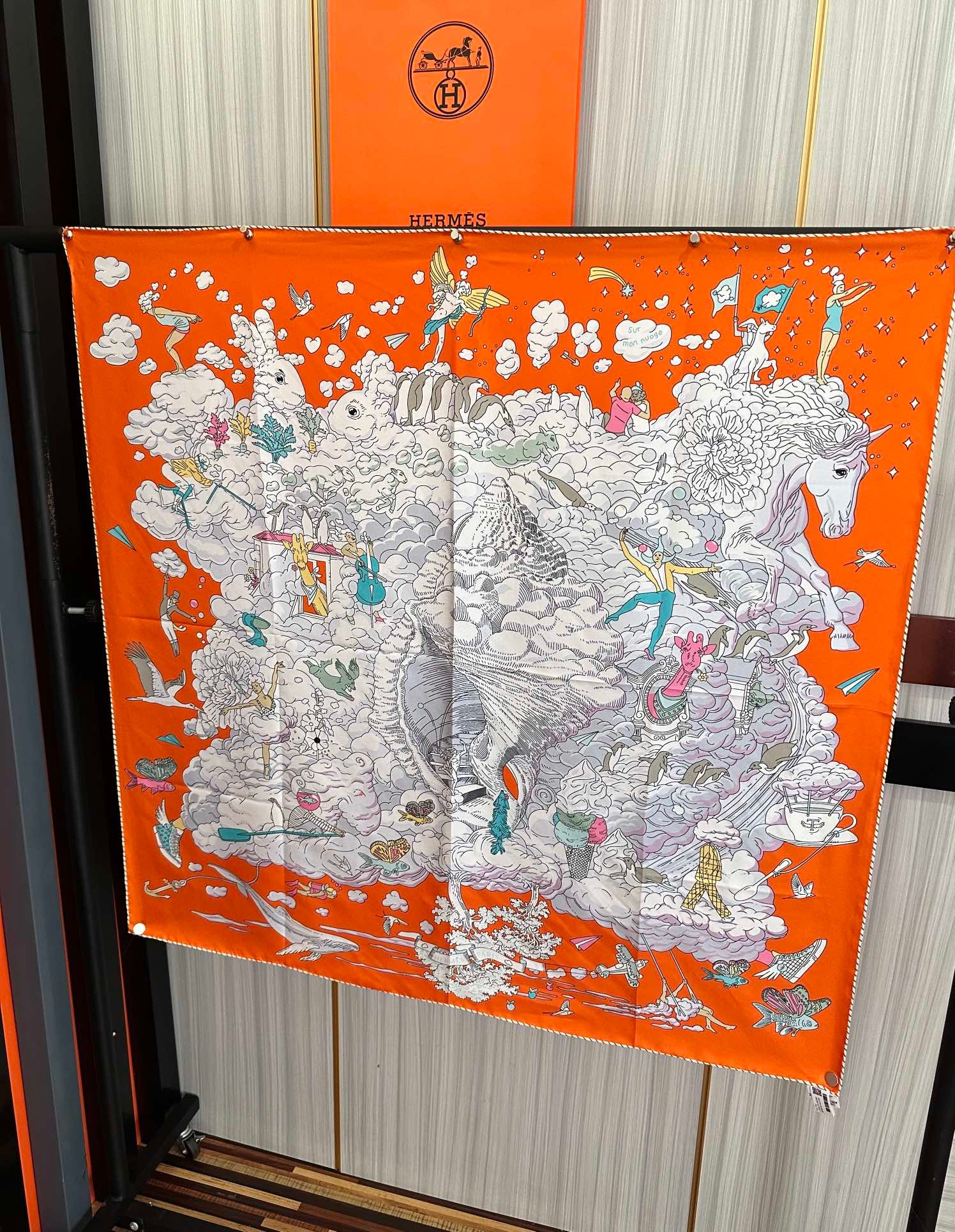 Alternative view of HERMES HERMES 25S SCARF 90 IN SILK 724702