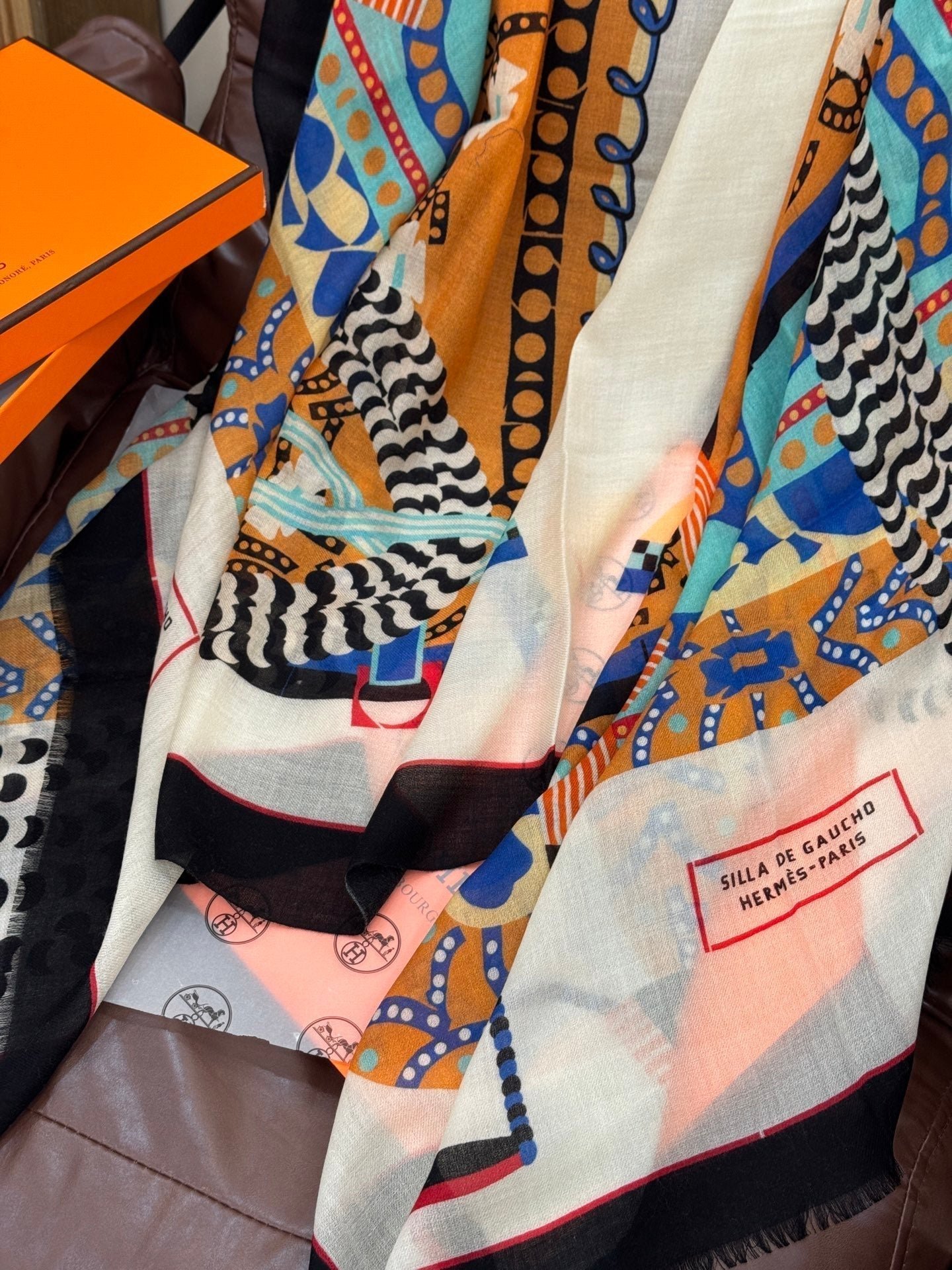 Hermès Printed Cashmere Shawl - Image 8
