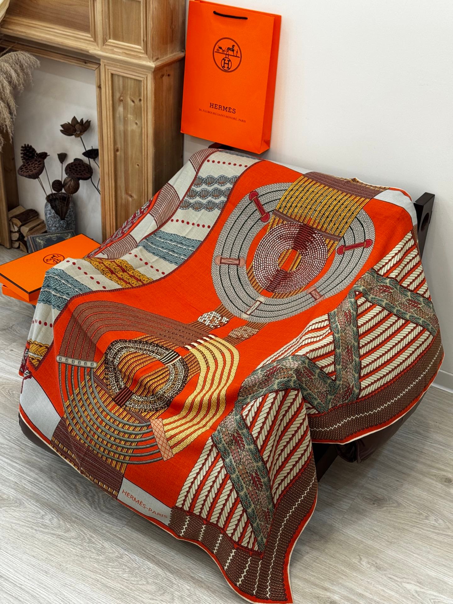 Hermès Silk Lion Twilly - Image 6