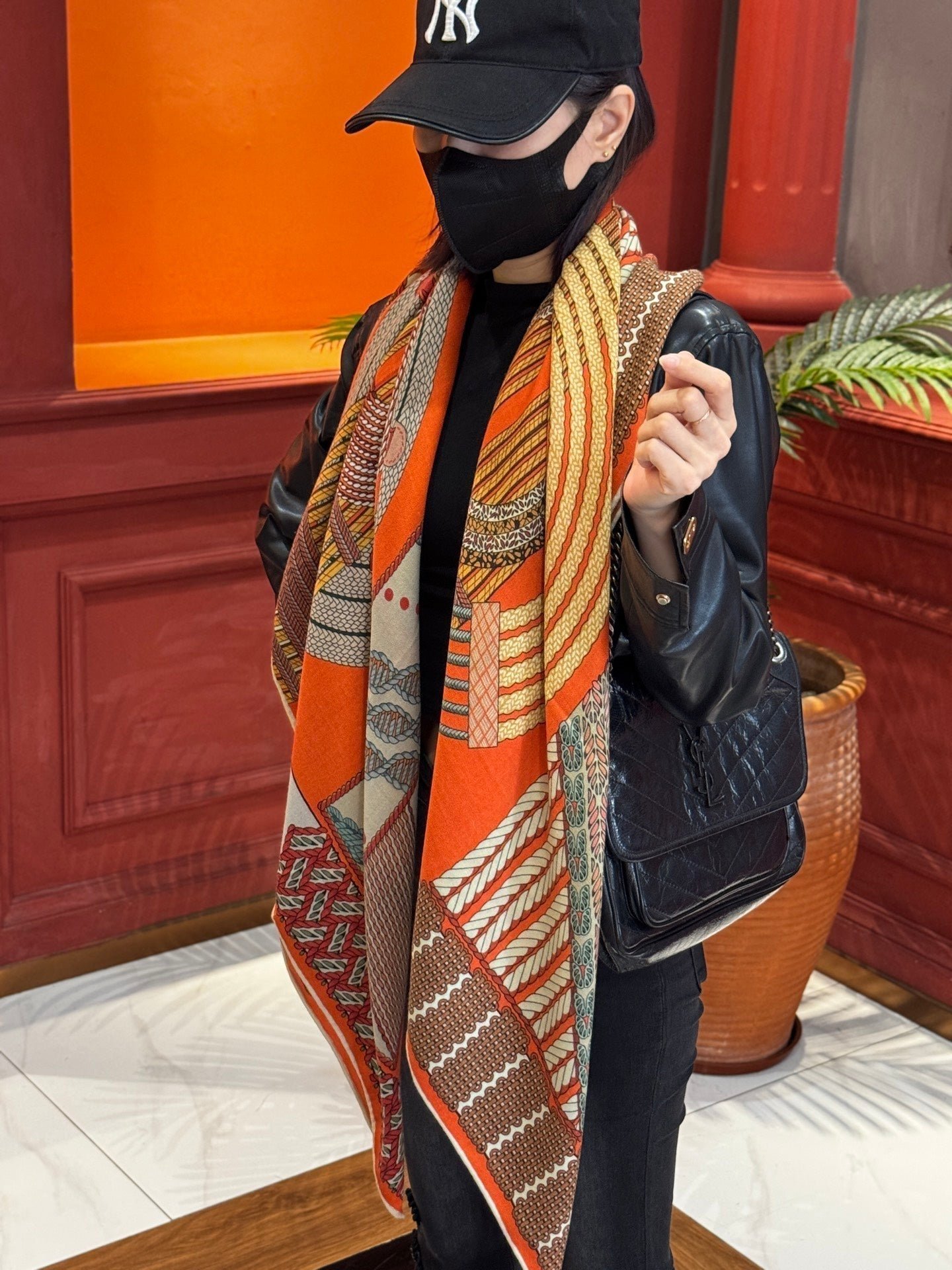 Hermès Silk Lion Twilly - Image 5
