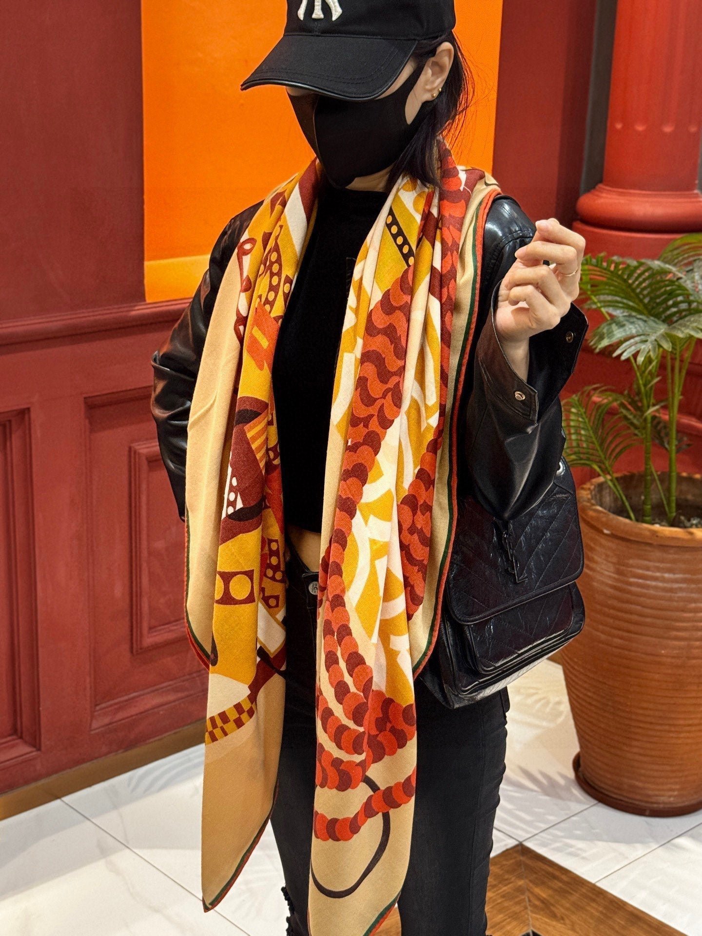 Hermès Classic Pure Silk Totem Shawl - Image 4