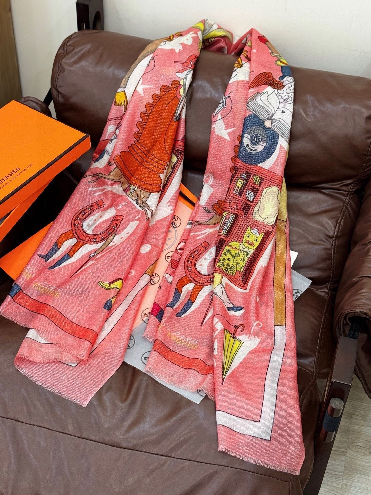 Hermès Pink Carriage Print Shawl - Image 5
